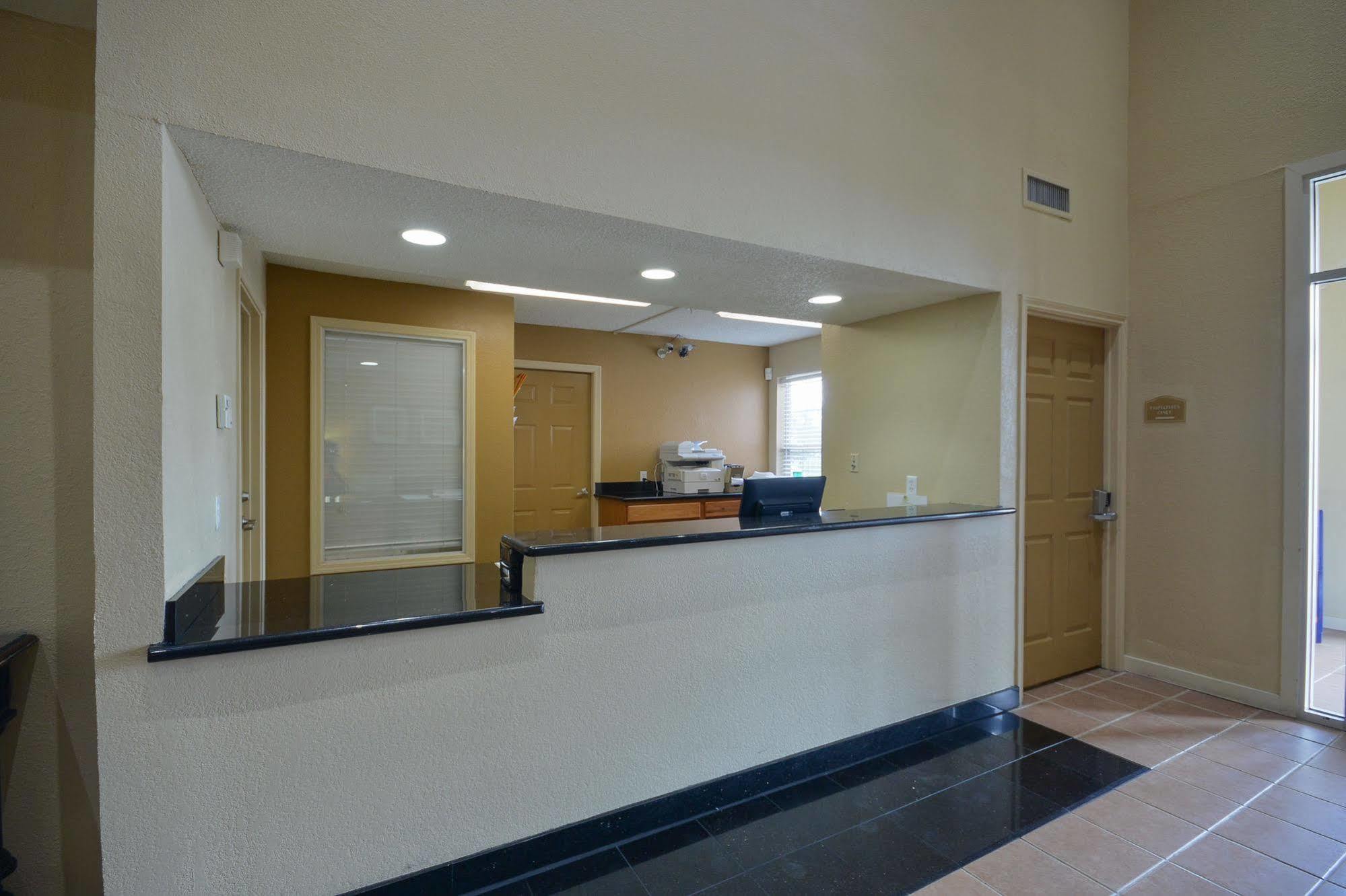 Intown Suites Extended Stay Select Houston Tx - Brookhollow المظهر الخارجي الصورة